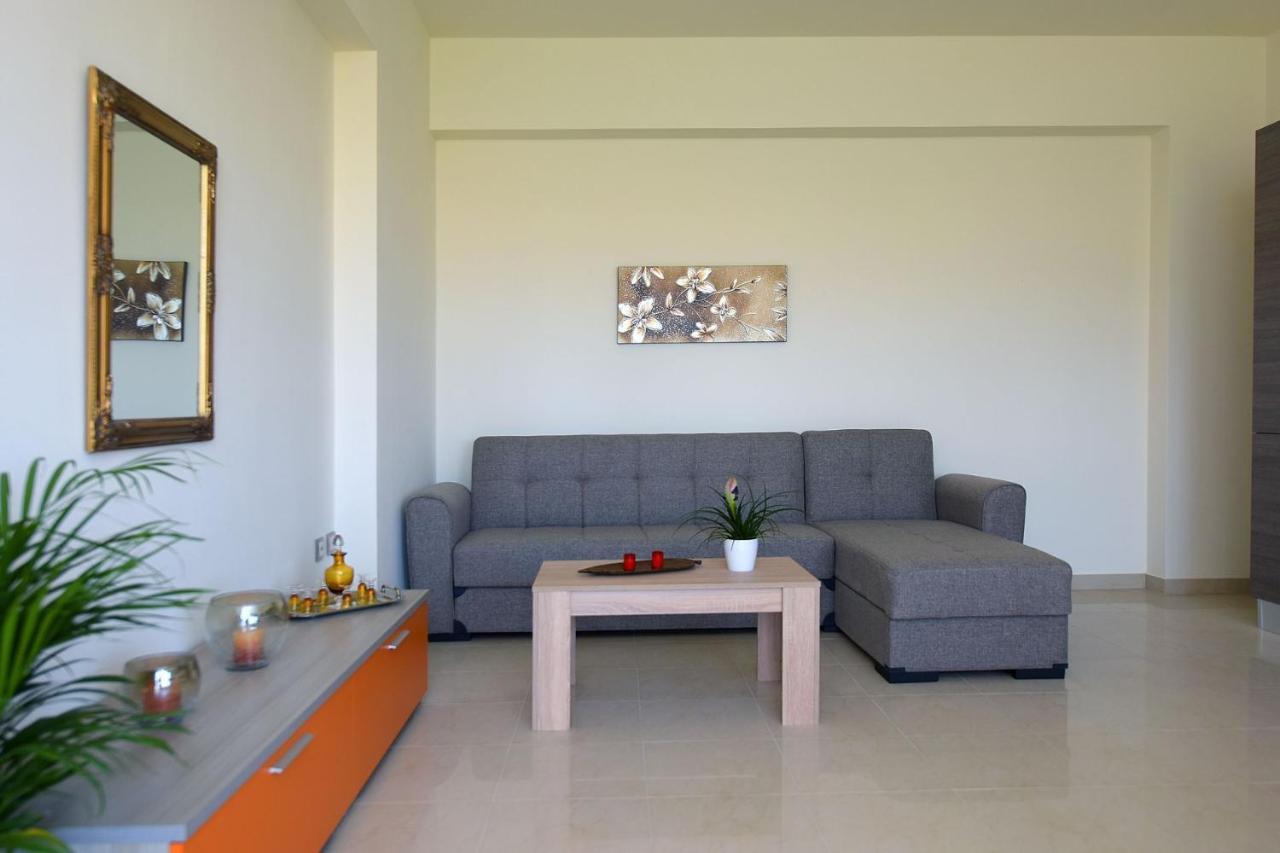 Stelia Luxury Apartments Kalavárda Buitenkant foto