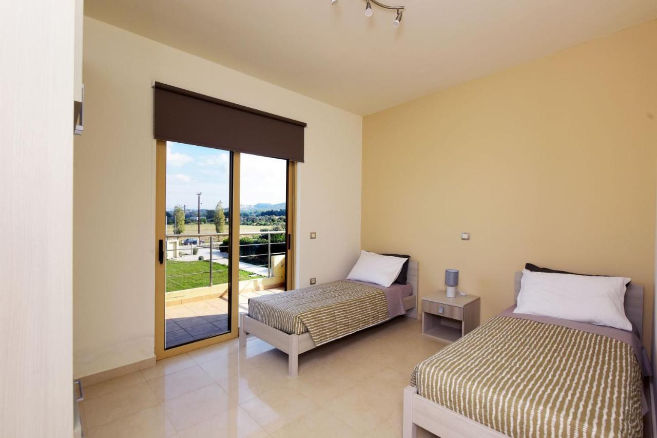 Stelia Luxury Apartments Kalavárda Buitenkant foto